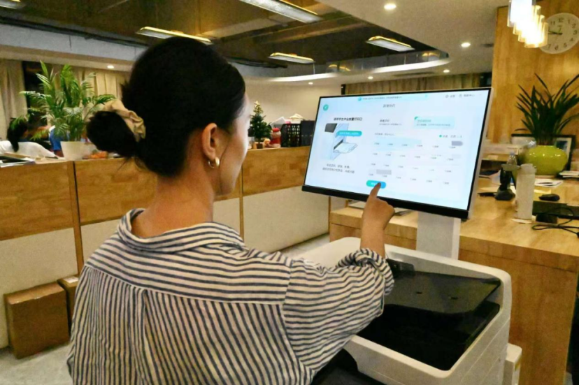 新学期，教师办公室里多了AI新装备