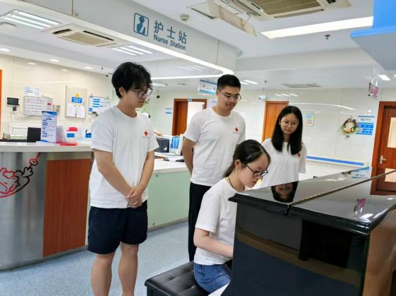 琴声入病房，青春伴安宁 ——南通大学医学院“暖夕安护”志愿服务团开展音乐疗愈志愿服务