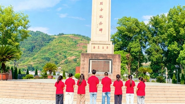 重走红军长征路 健康科普践初心——四川卫生康复职业学院学子赴泸州开展暑期社会实践活动