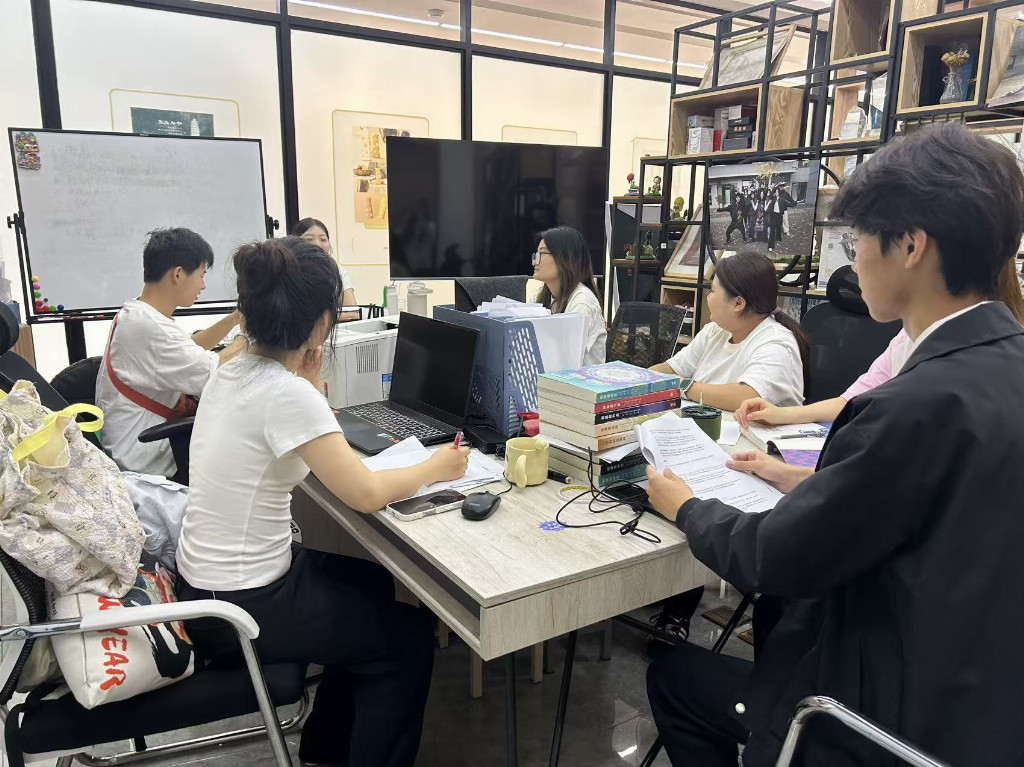 义乌工商职业技术学院学生研发团队扎根义乌产业集群开展全产业链调研