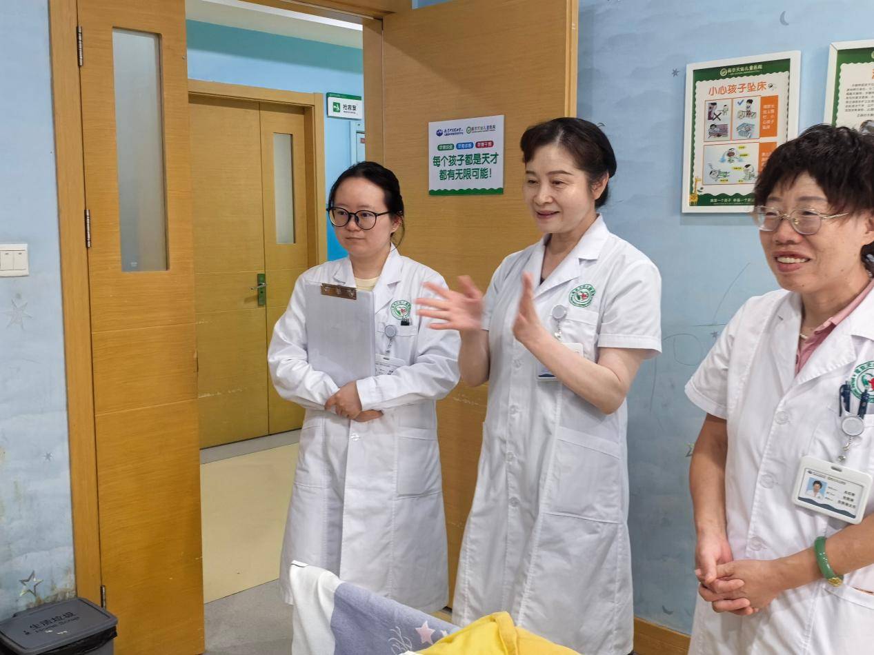 南京天佑儿童医院特邀首都医科大学附属 北京儿童医院张峰教授开展专家会诊活动