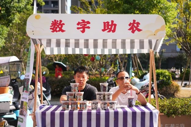 下楼赶集过中秋!东潮云庭邻里生活节热闹出圈