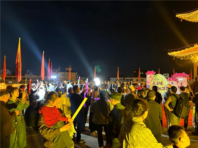 武威市五凉文化博物馆“承五凉风雅 沐清秋月华”赏月活动点亮武威“月圆之夜”