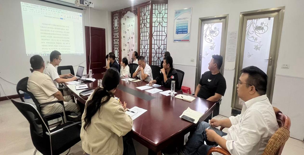 筑牢安全防线 护航双节平安