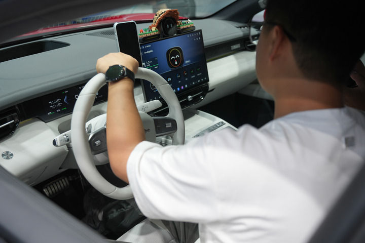 中国智能网联新能源汽车开启新征程