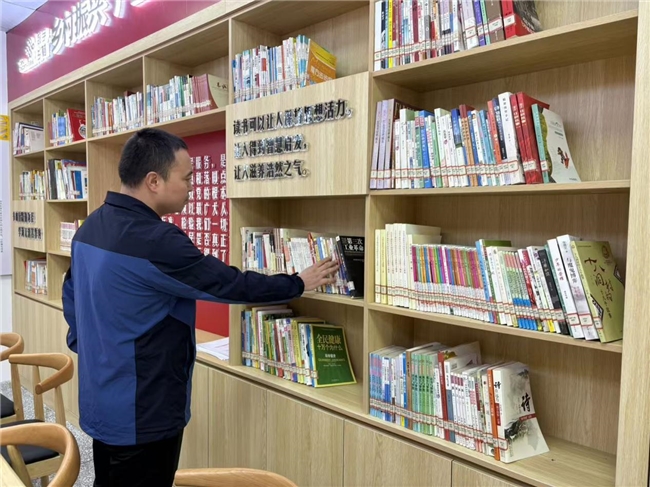 大溪镇:文化阵地赋能 深化扫黑打非“书香宣传”