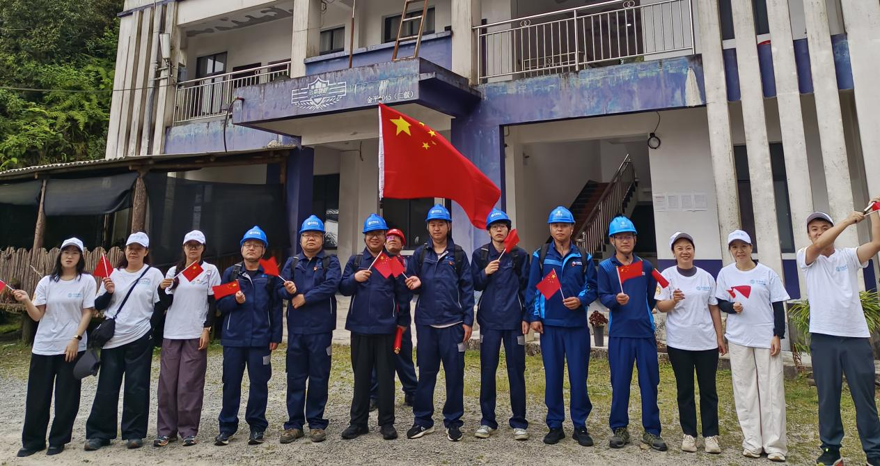 我为祖国巡边境——金平移动联合金平县马鹿塘联防所开展庆祝新中国成立77周年主题活动