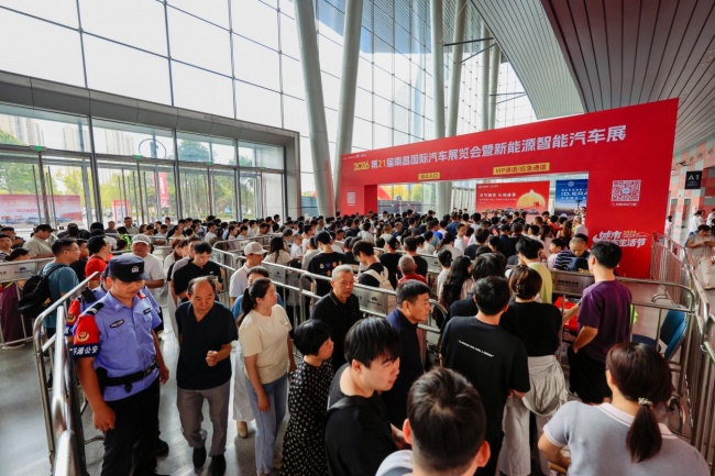 国庆启幕！第二十一届南昌国际车展展现多元未来出行图景