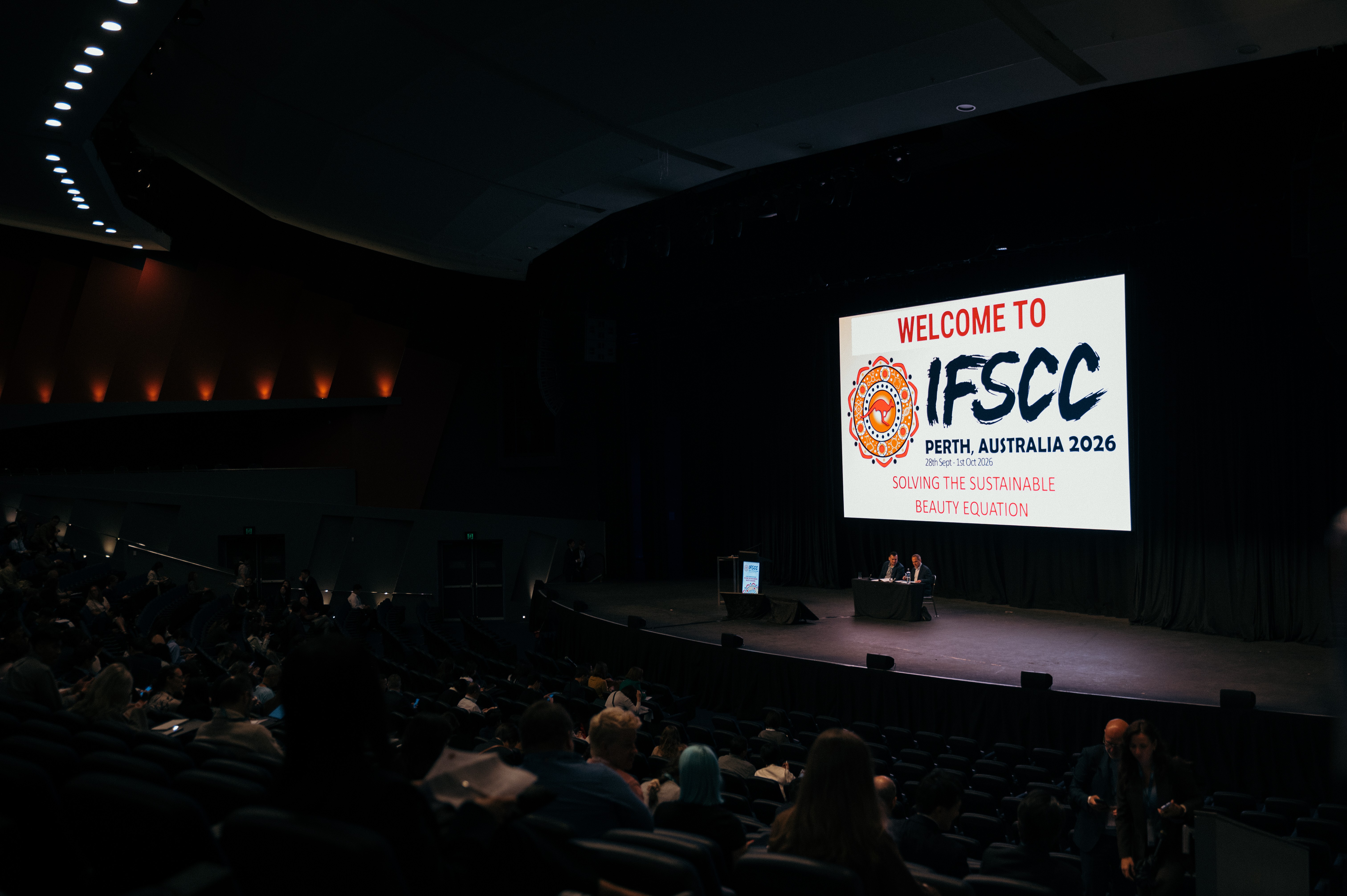 同登IFSCC与欧皮会，上美“双第一”拓宽国货科研边界