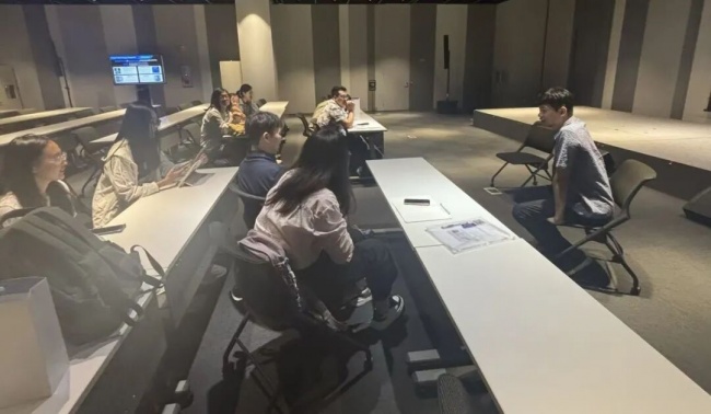被算法中介的他者——清华大学电子系“江汉滔滔”赴韩国实践支队在首尔开展社会实践