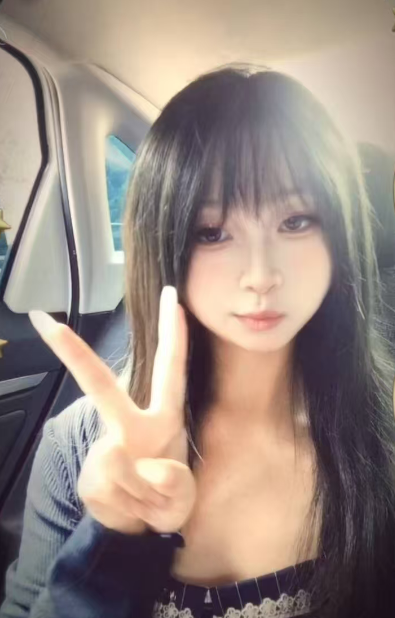 “我与秋天的第一张合影”的摄影活动中蒋兴兰同学斩获活动亚军