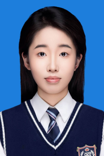 在“定格迷彩瞬间,绽放淄职青春”摄影活动中,邱梦涵 同学斩获活动亚军