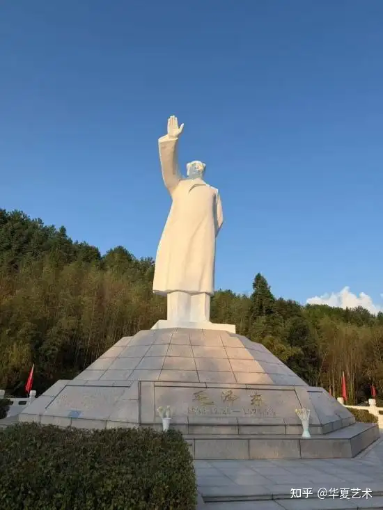 2026年9月28日张亚雄圆满完成古田会议主席雕像修缮