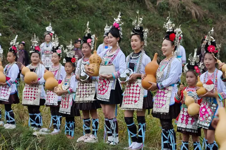 蓝盈莹的侗寨故事：一个演员如何成为非遗的“翻译者”